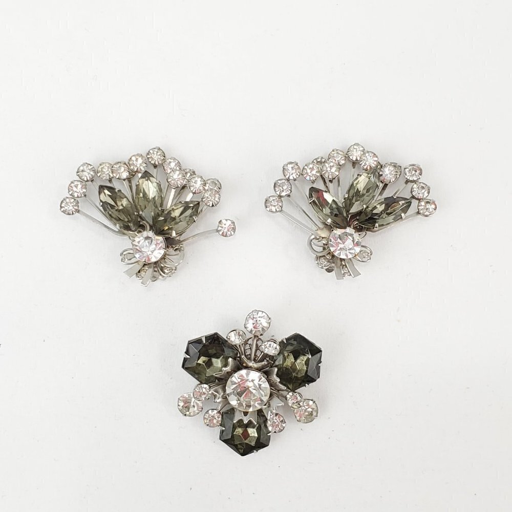 Vtg Unsigned Clip On Earrings Brooch Demiparure Set Clear Smoky Gray Rhinestones